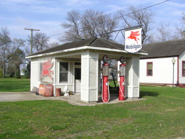 Ayr-ND-Gas-Station.jpg