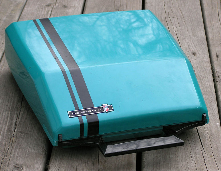 File:Ghia-Typewriter-Closed.jpg