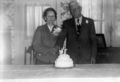 Couple-cutting-wedding-cake.jpg