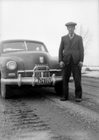 Guy-with-1947-kaiser.jpg